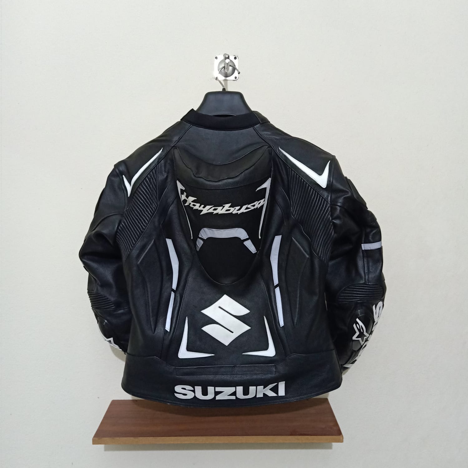Full Black Suzuki Hayabusa Motorcycle Track Racing Motorbike Cowhide Leather Racing Jacket Back